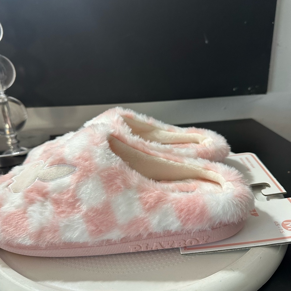 🆕Playboy Slippers - Picture 4 of 14